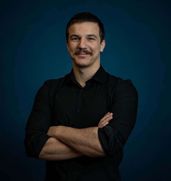 Matej Hernavs, ustanovitelj AIA